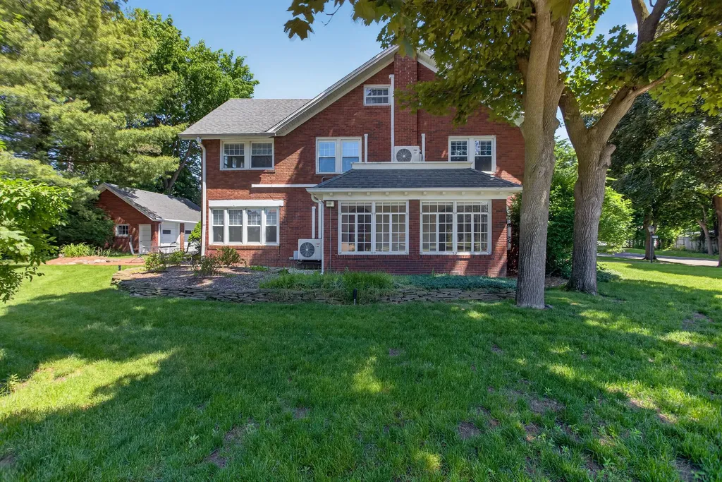 612 S Bowen Jackson City MI 49203