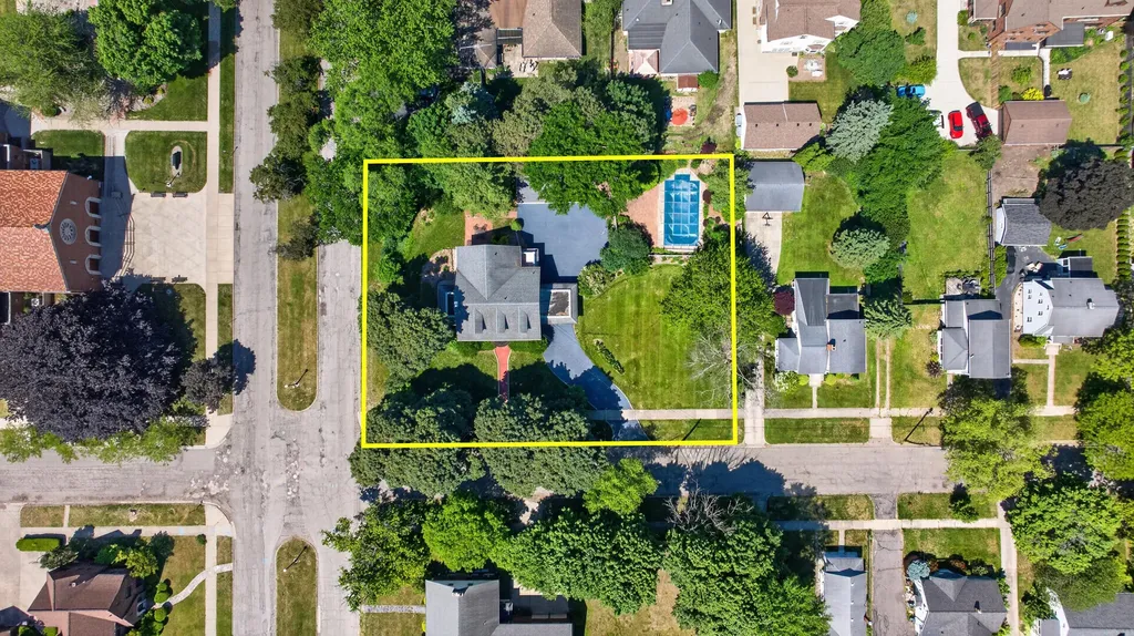 612 S Bowen Jackson City MI 49203