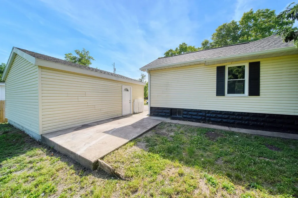 317 Lockwood Street Leoni Township MI 49203