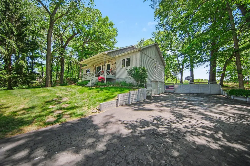 12895 Kelley Road Columbia Township MI 49230