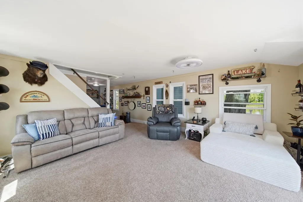 245 Duryeas Point Leoni Township MI 49254