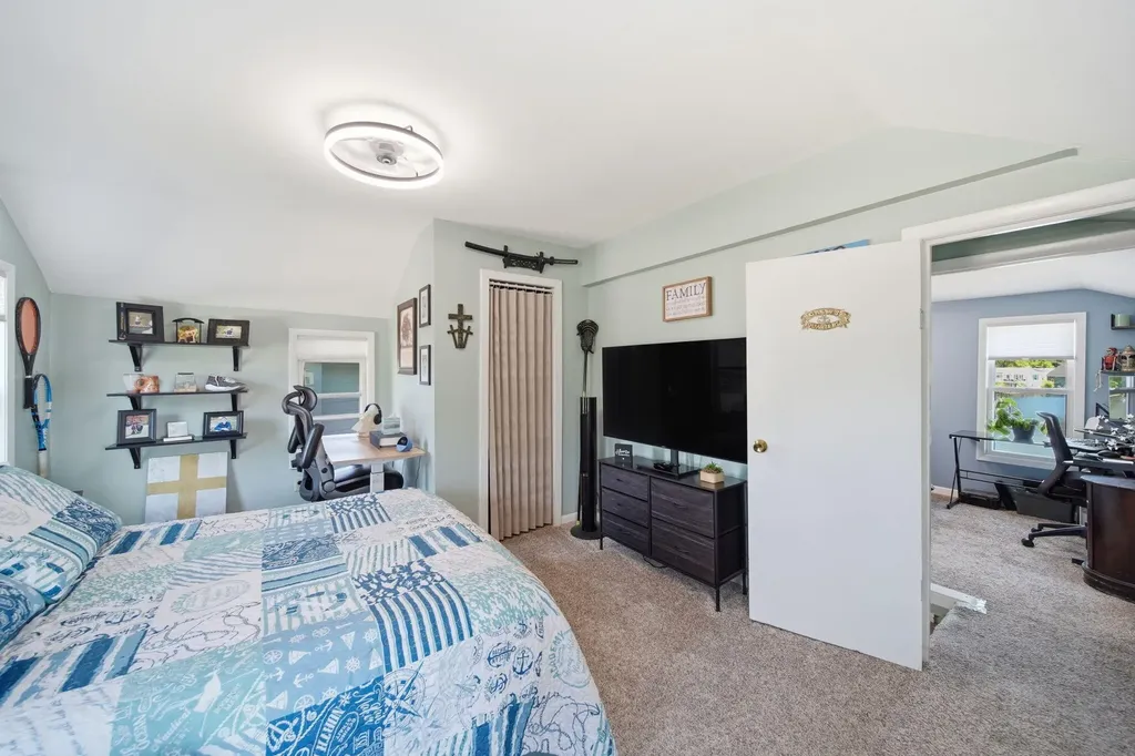 245 Duryeas Point Leoni Township MI 49254