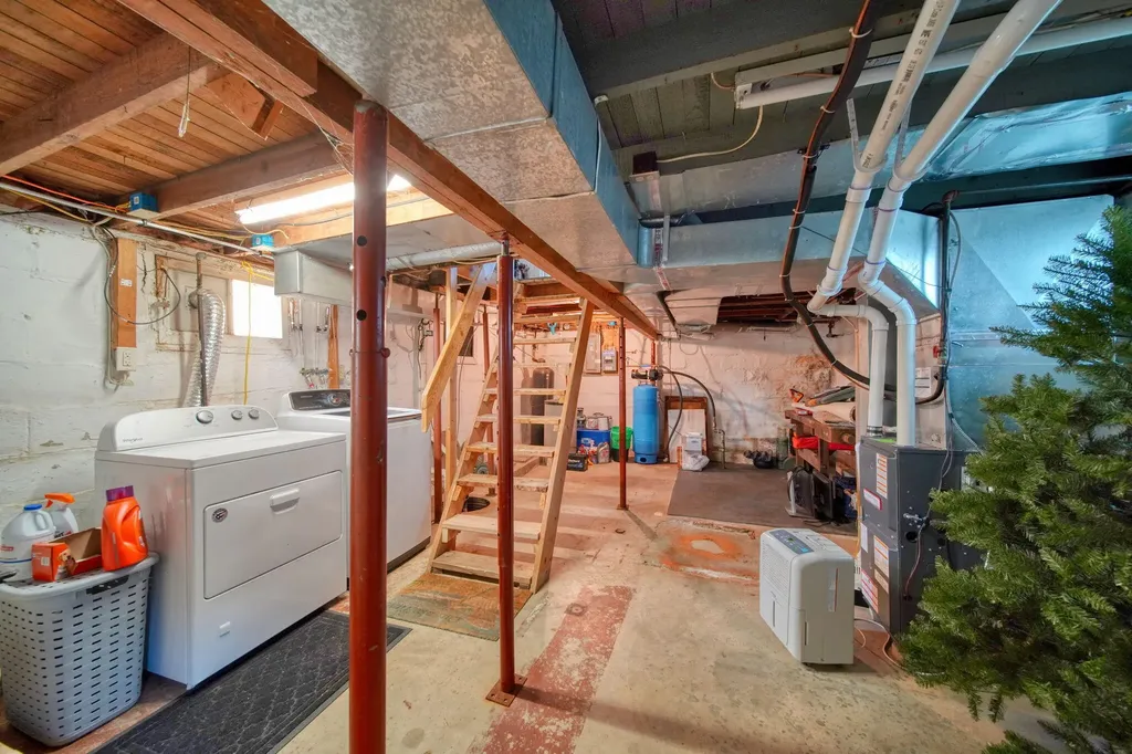 245 Duryeas Point Leoni Township MI 49254