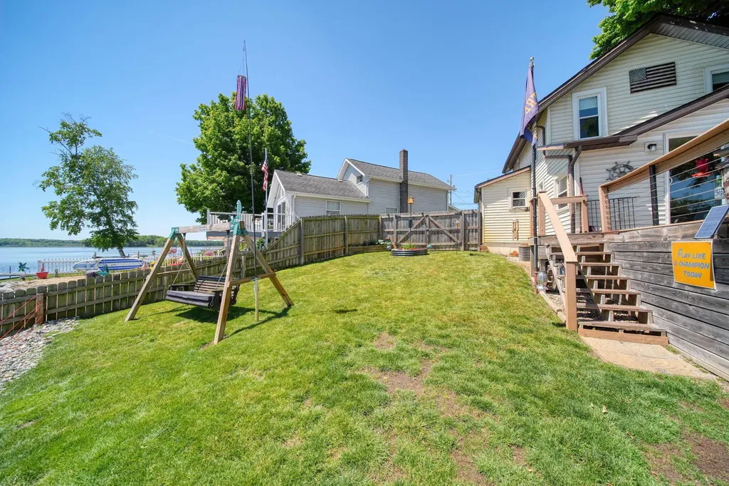 245 Duryeas Point Leoni Township MI 49254