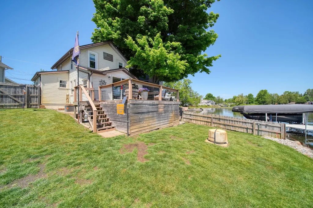 245 Duryeas Point Leoni Township MI 49254