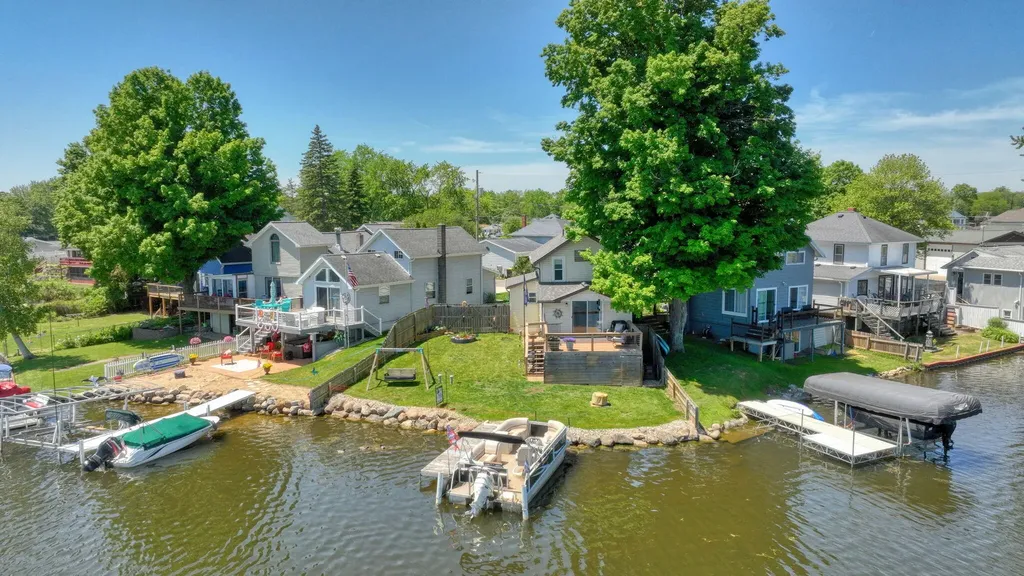 245 Duryeas Point Leoni Township MI 49254