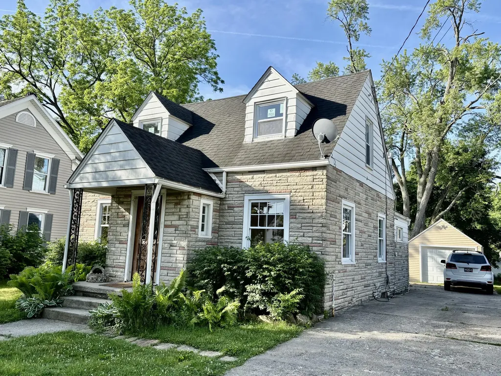 231 Monroe Street Brooklyn Village MI 49230