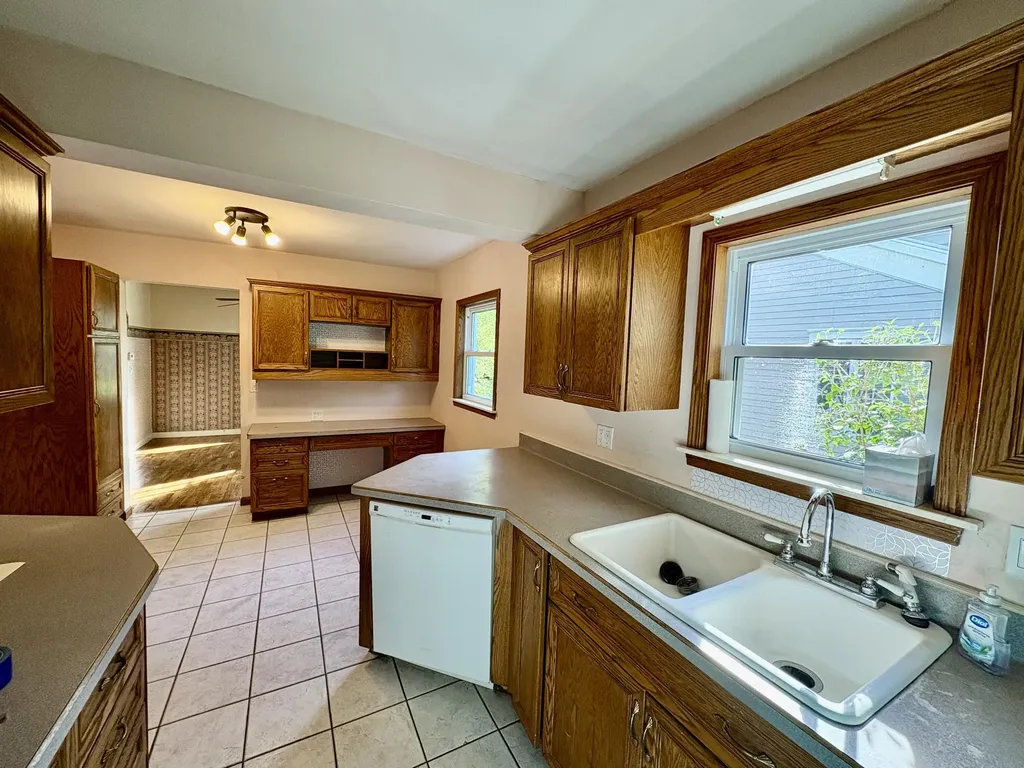 231 Monroe Street Brooklyn Village MI 49230