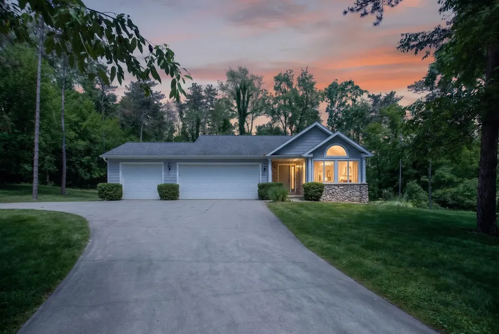7655 Riverside Road Columbia Township MI 49230