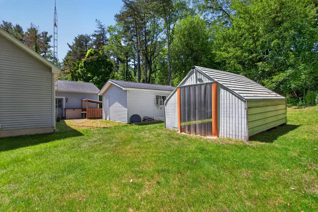 7655 Riverside Road Columbia Township MI 49230