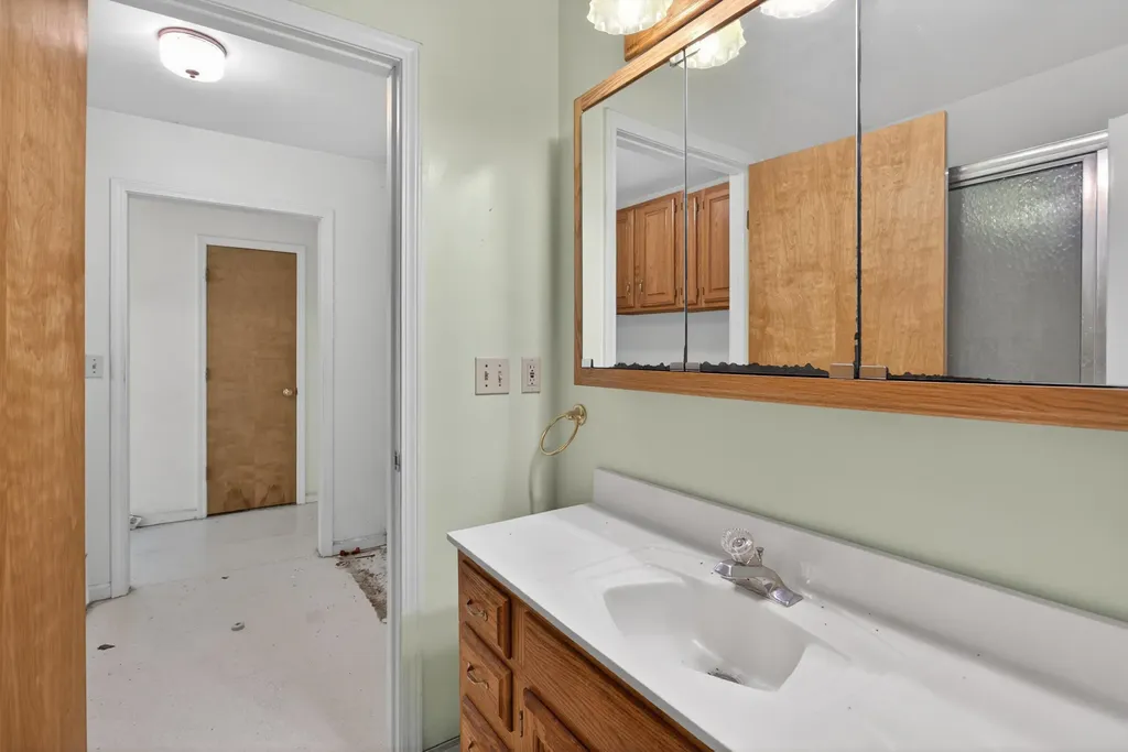 2627 Cooper Street Blackman Charter Township MI 49201