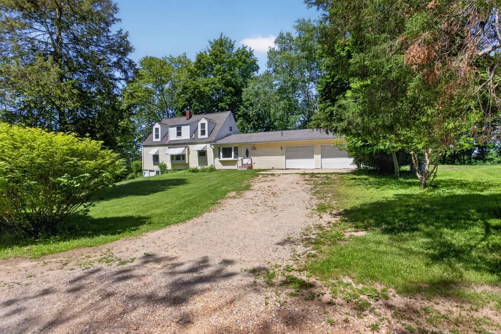 2627 Cooper Street Blackman Charter Township MI 49201