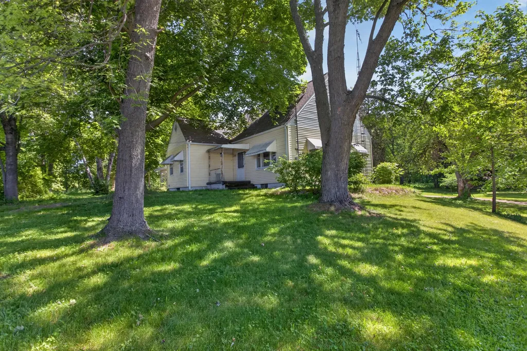 2627 Cooper Street Blackman Charter Township MI 49201