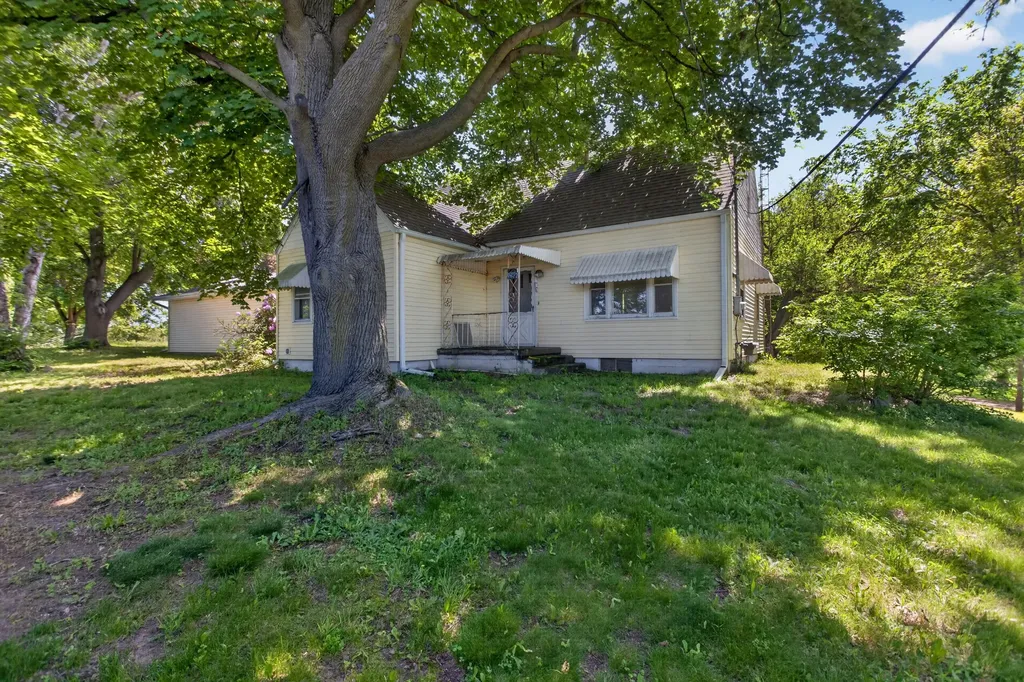 2627 Cooper Street Blackman Charter Township MI 49201