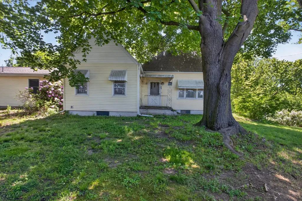 2627 Cooper Street Blackman Charter Township MI 49201