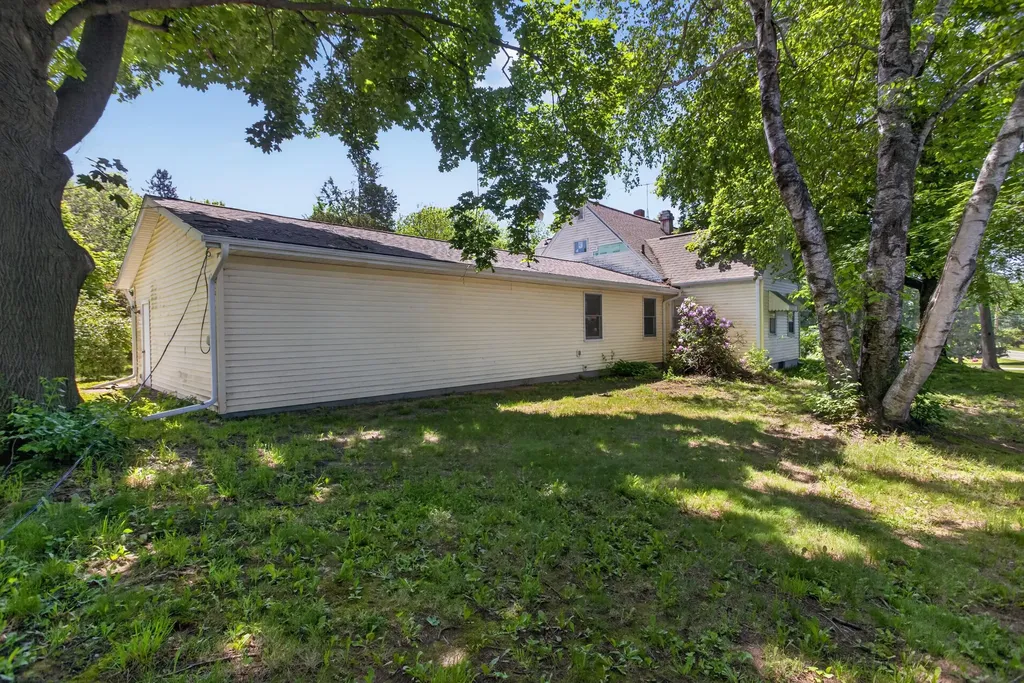 2627 Cooper Street Blackman Charter Township MI 49201