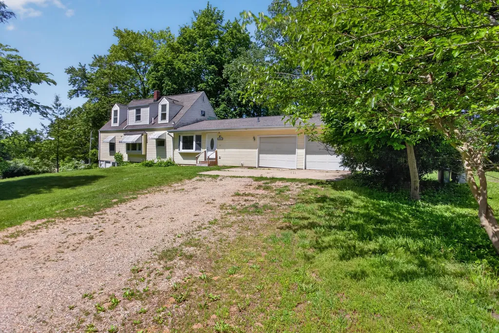 2627 Cooper Street Blackman Charter Township MI 49201