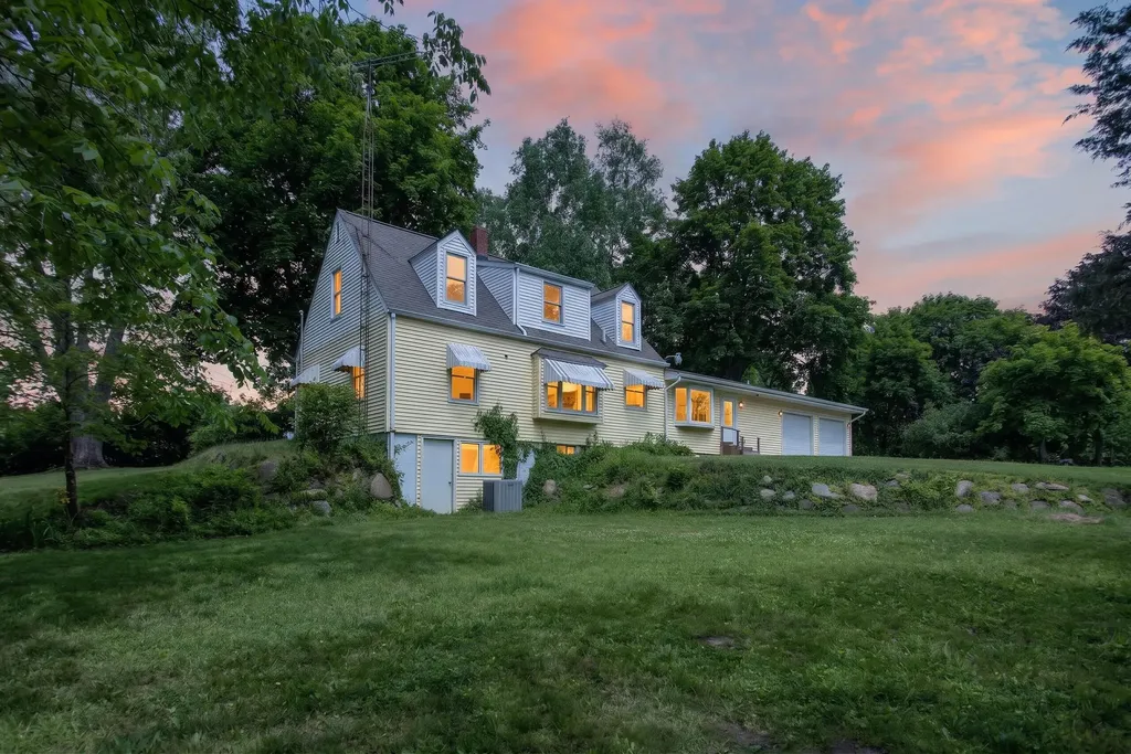 2627 Cooper Street Blackman Charter Township MI 49201