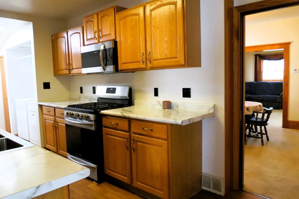 743 Ellery Avenue Jackson City MI 49202