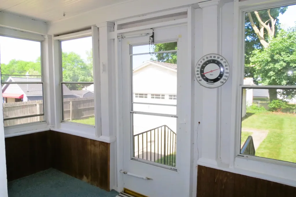 743 Ellery Avenue Jackson City MI 49202