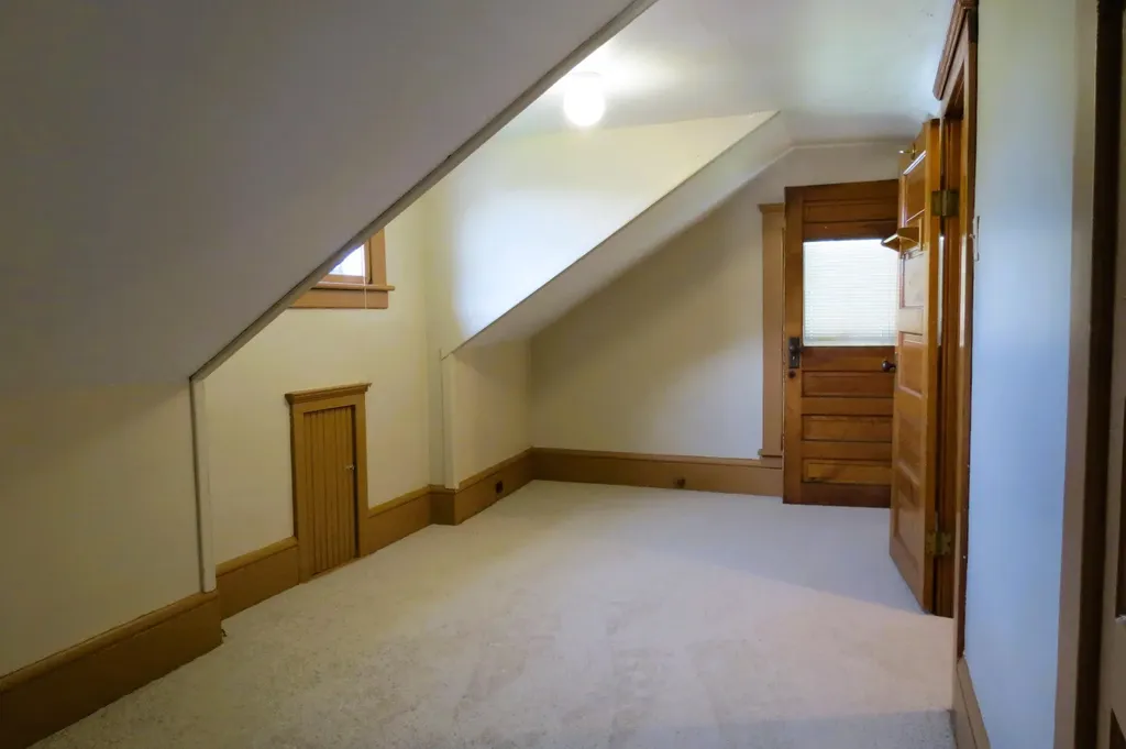 743 Ellery Avenue Jackson City MI 49202