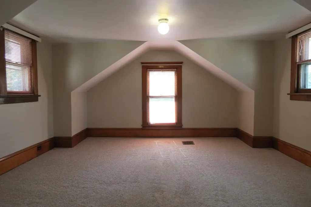 743 Ellery Avenue Jackson City MI 49202