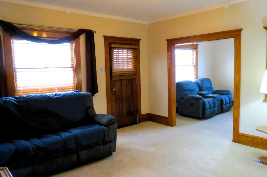 743 Ellery Avenue Jackson City MI 49202