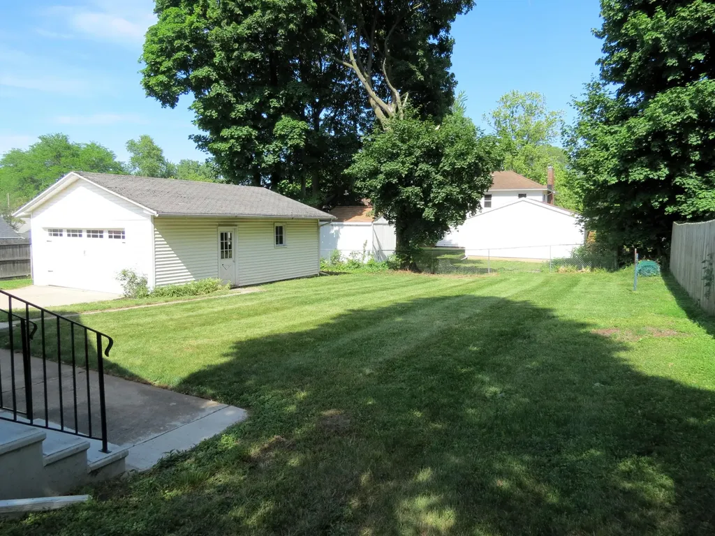 743 Ellery Avenue Jackson City MI 49202
