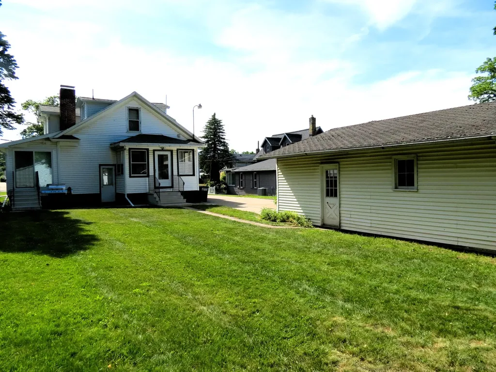 743 Ellery Avenue Jackson City MI 49202