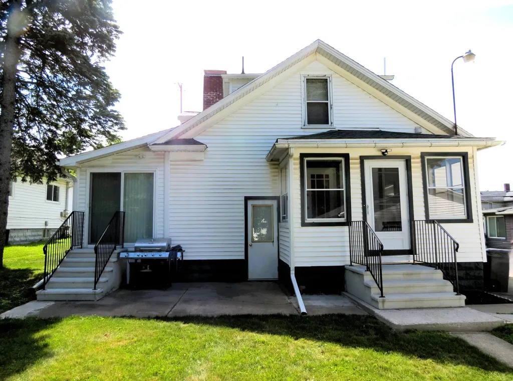 743 Ellery Avenue Jackson City MI 49202