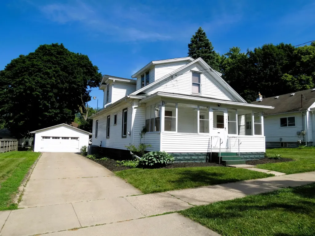 743 Ellery Avenue Jackson City MI 49202