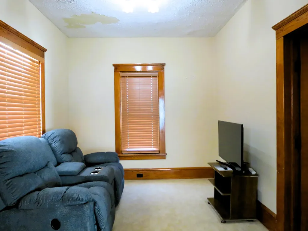 743 Ellery Avenue Jackson City MI 49202
