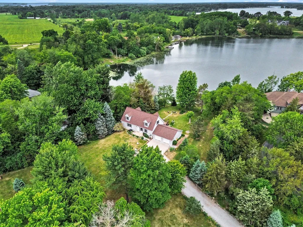 10130 Emerald Court Cambridge Township MI 49230