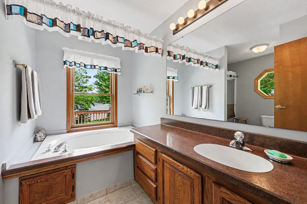 10130 Emerald Court Cambridge Township MI 49230