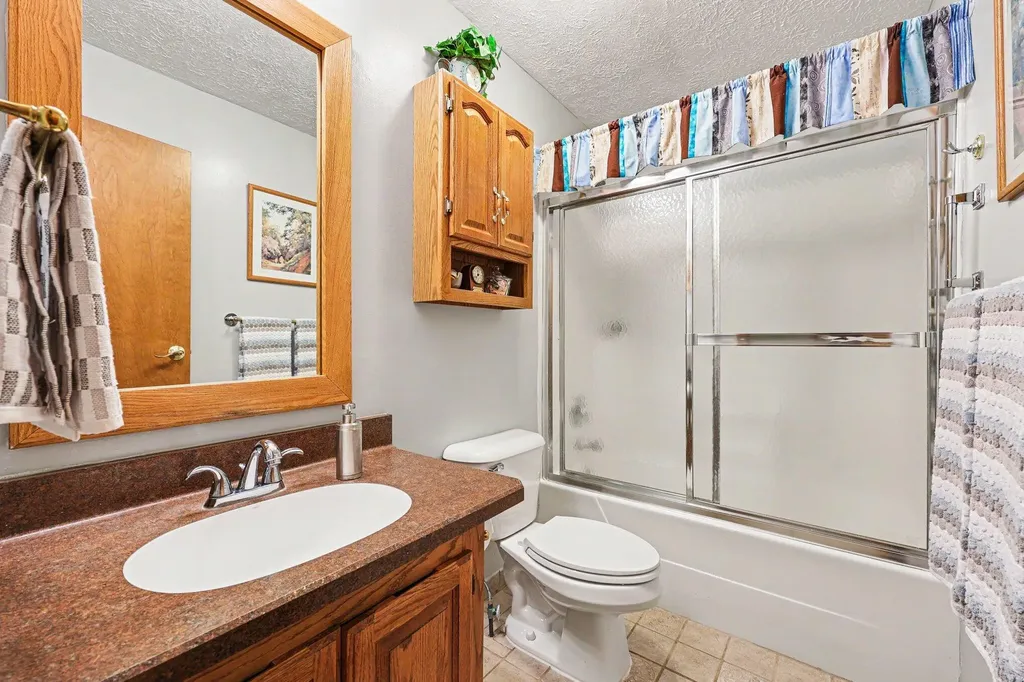 10130 Emerald Court Cambridge Township MI 49230