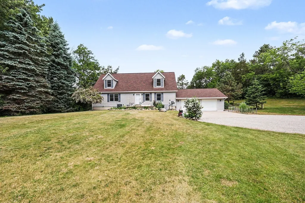 10130 Emerald Court Cambridge Township MI 49230