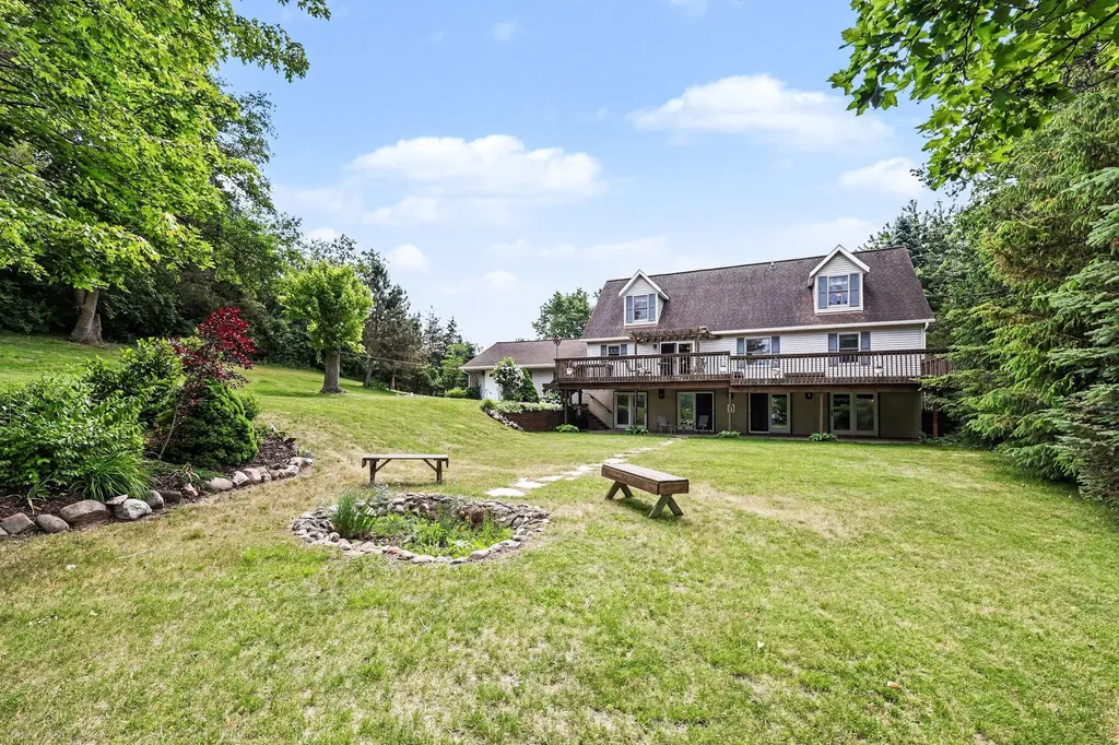 10130 Emerald Court Cambridge Township MI 49230