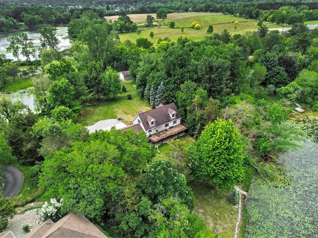 10130 Emerald Court Cambridge Township MI 49230