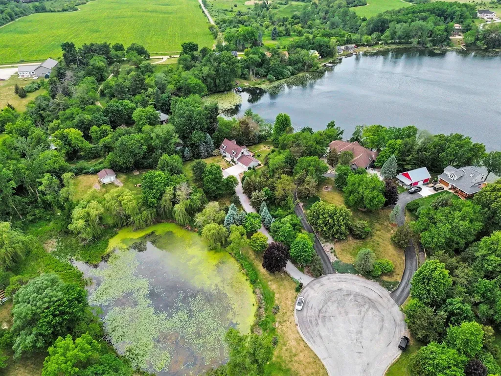 10130 Emerald Court Cambridge Township MI 49230