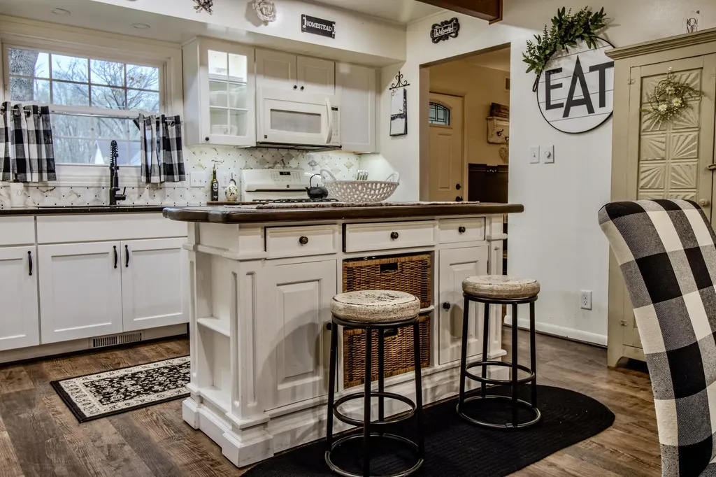 3129 Happy Valley Road Summit Township MI 49203