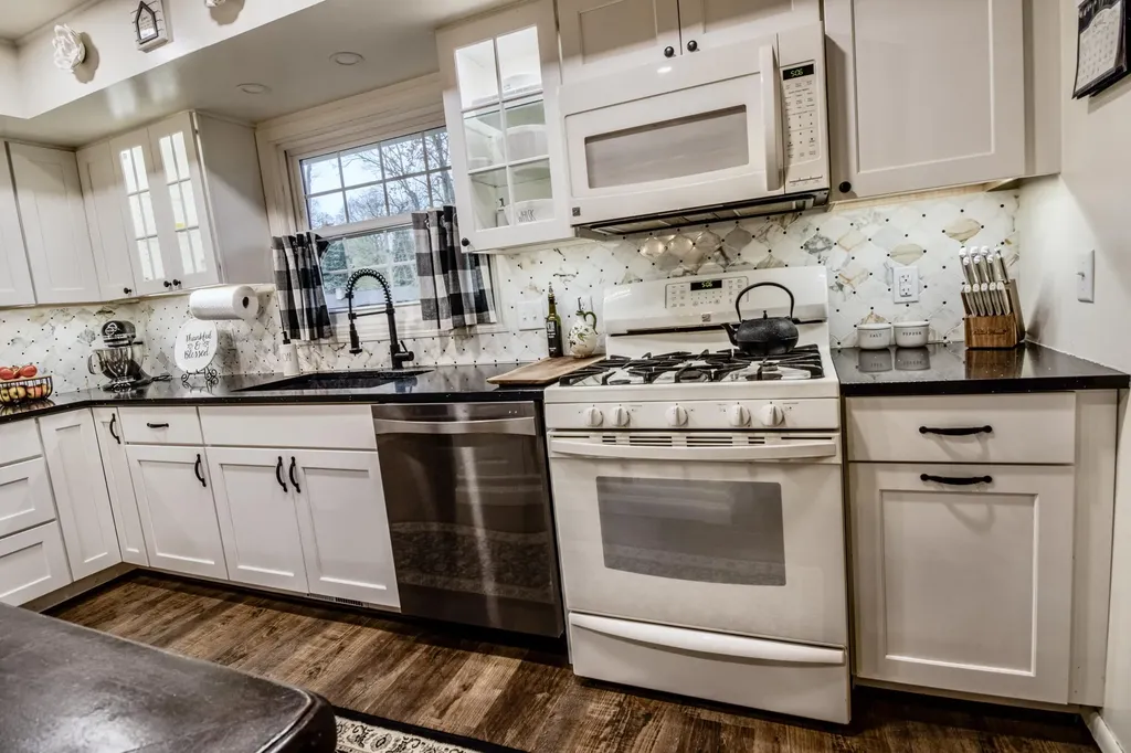 3129 Happy Valley Road Summit Township MI 49203
