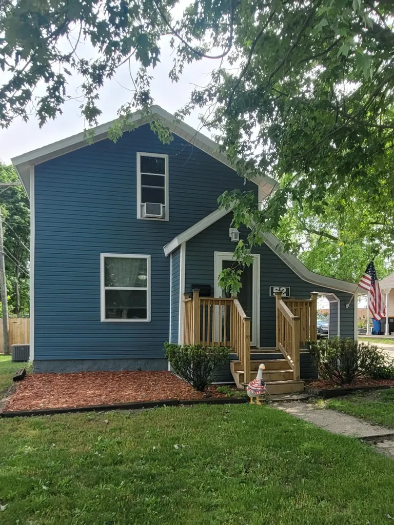 52 W Bacon Street Hillsdale City MI 49242