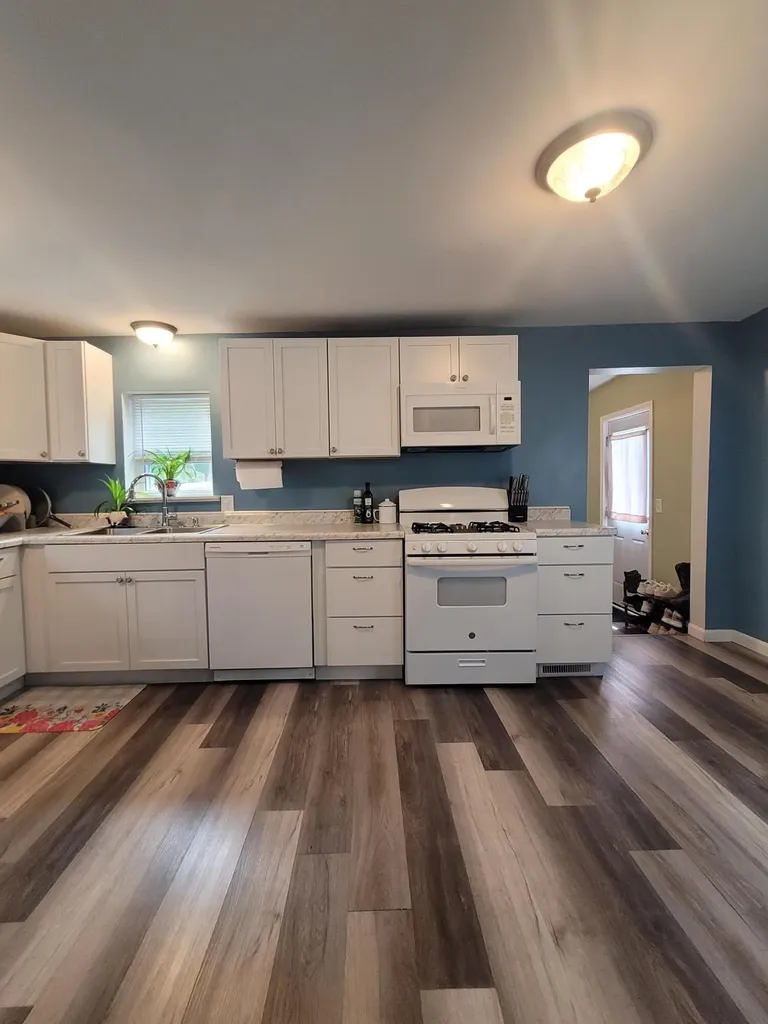 52 W Bacon Street Hillsdale City MI 49242