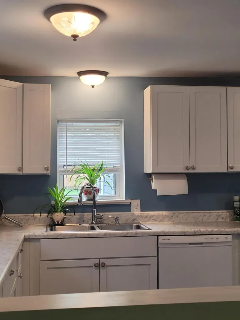 52 W Bacon Street Hillsdale City MI 49242