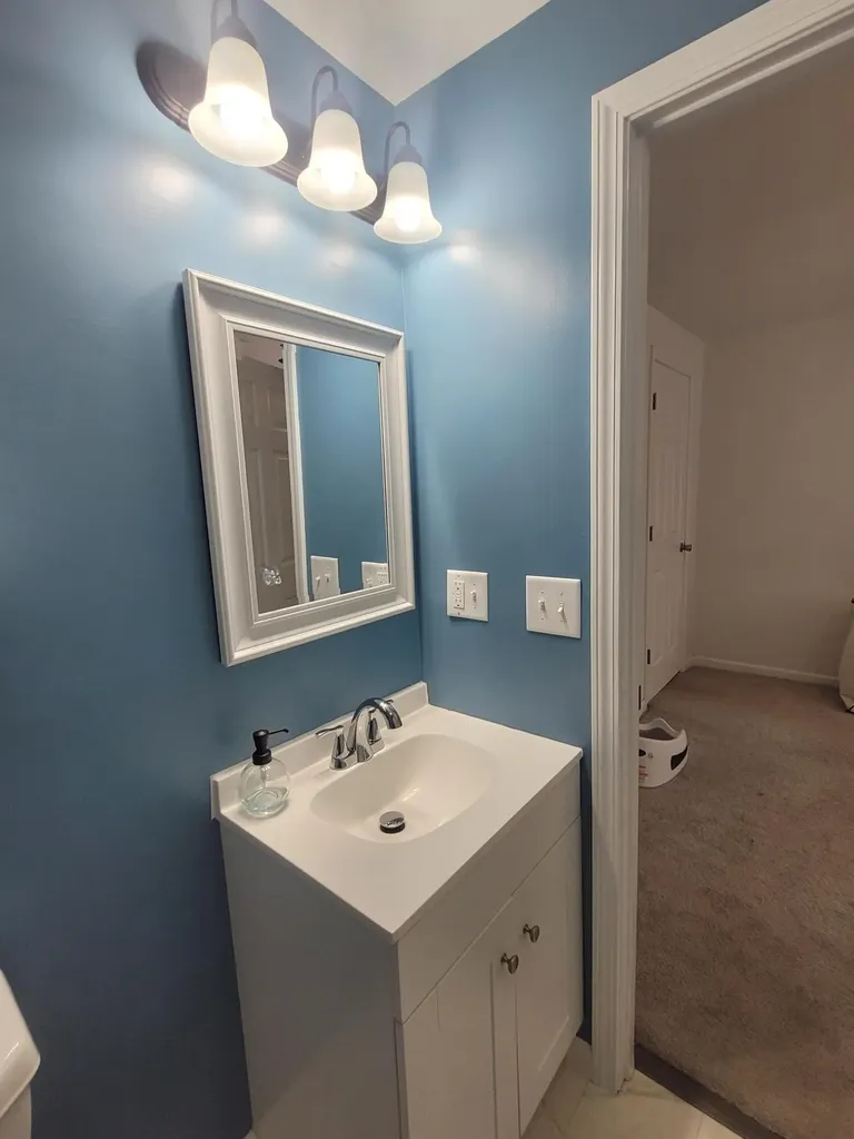 52 W Bacon Street Hillsdale City MI 49242