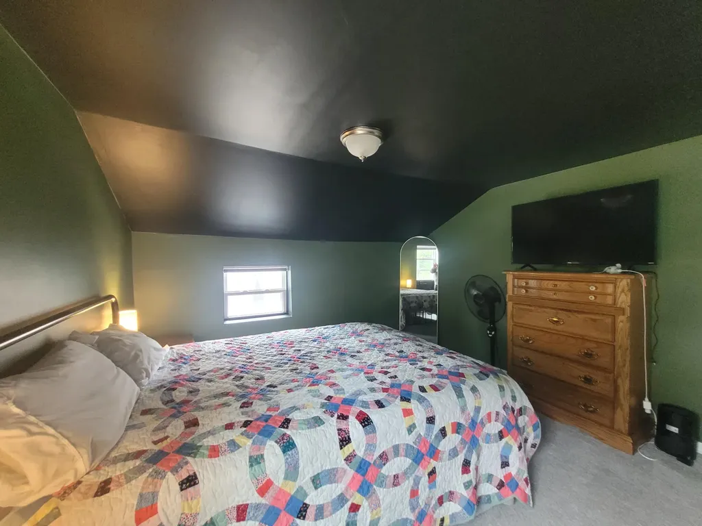 52 W Bacon Street Hillsdale City MI 49242