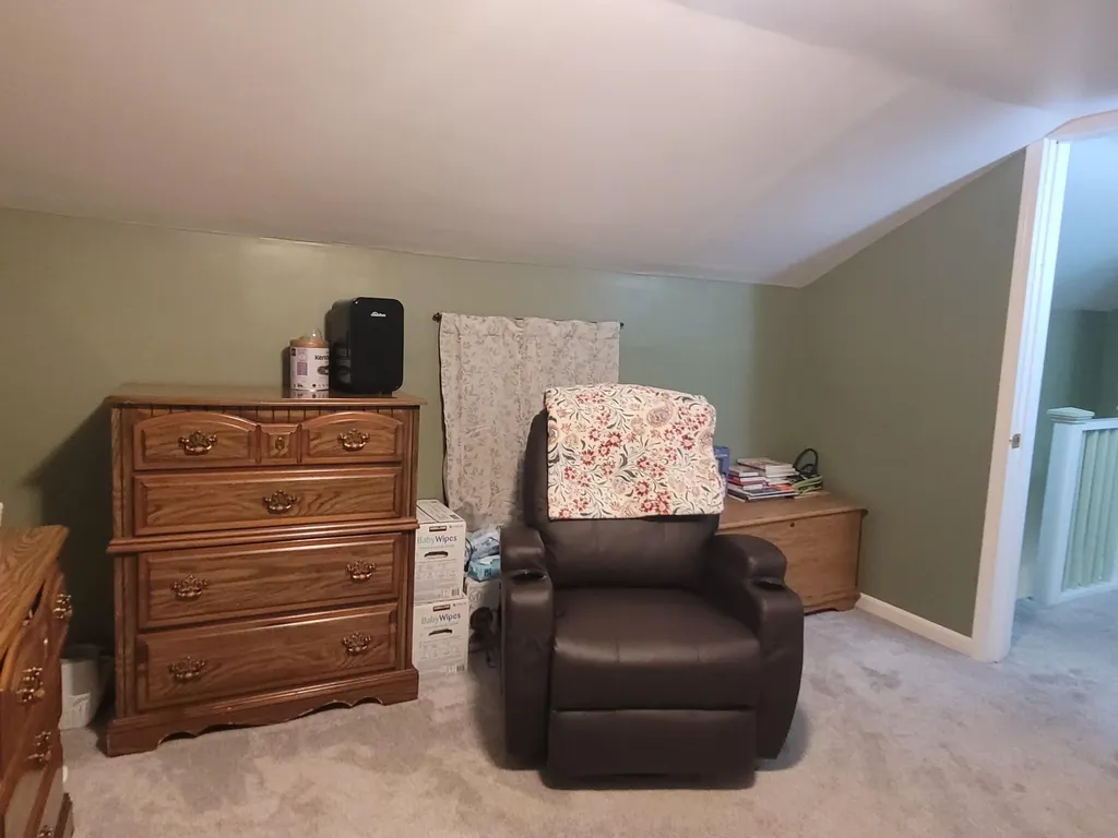 52 W Bacon Street Hillsdale City MI 49242