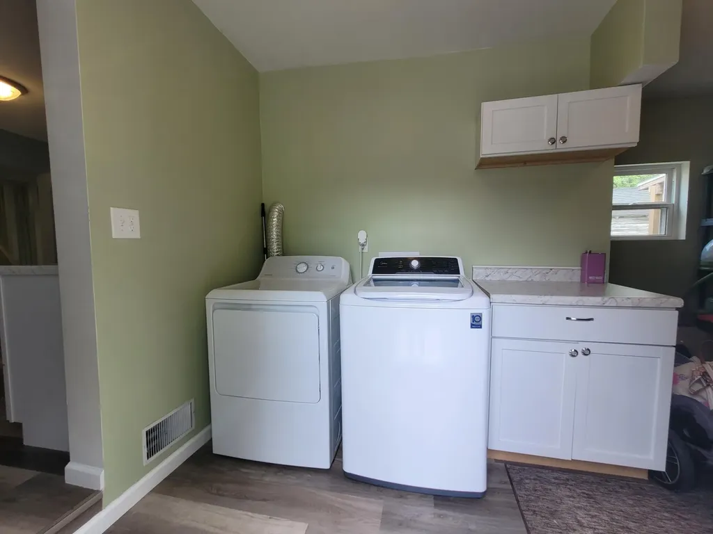 52 W Bacon Street Hillsdale City MI 49242