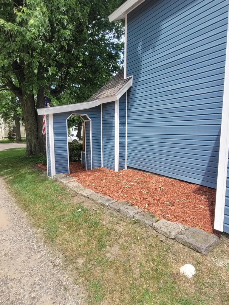 52 W Bacon Street Hillsdale City MI 49242
