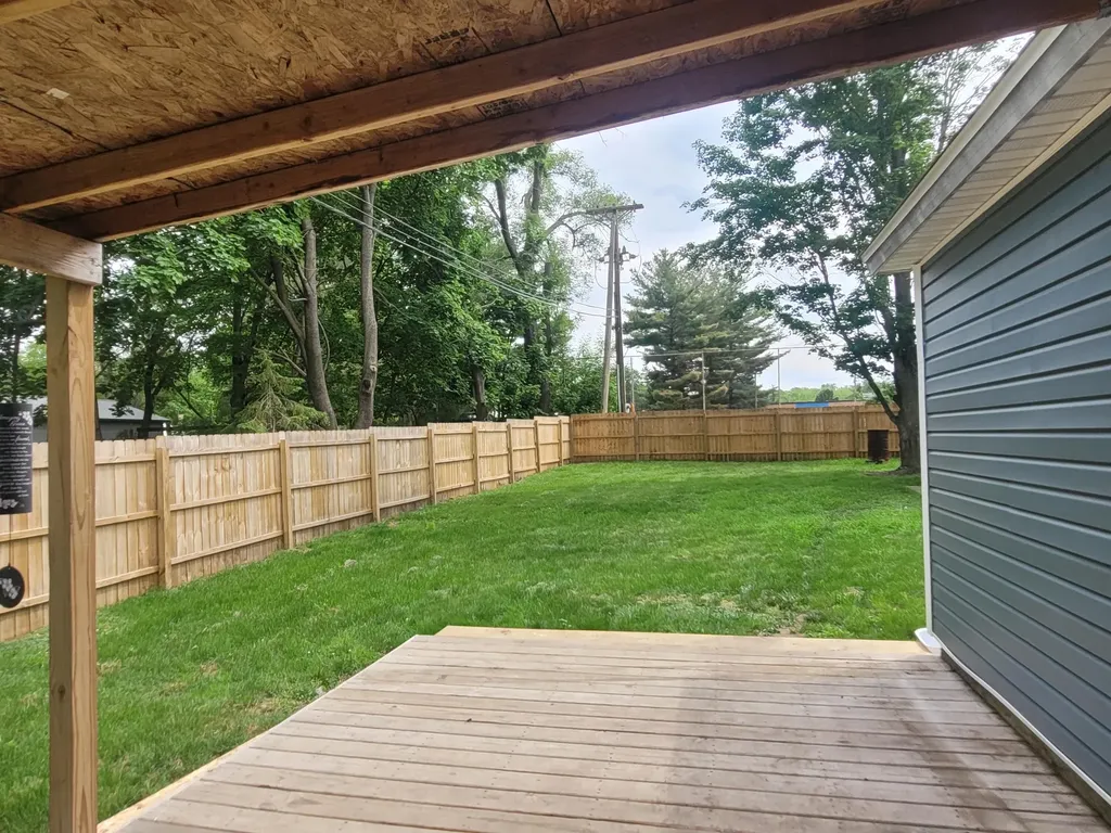 52 W Bacon Street Hillsdale City MI 49242